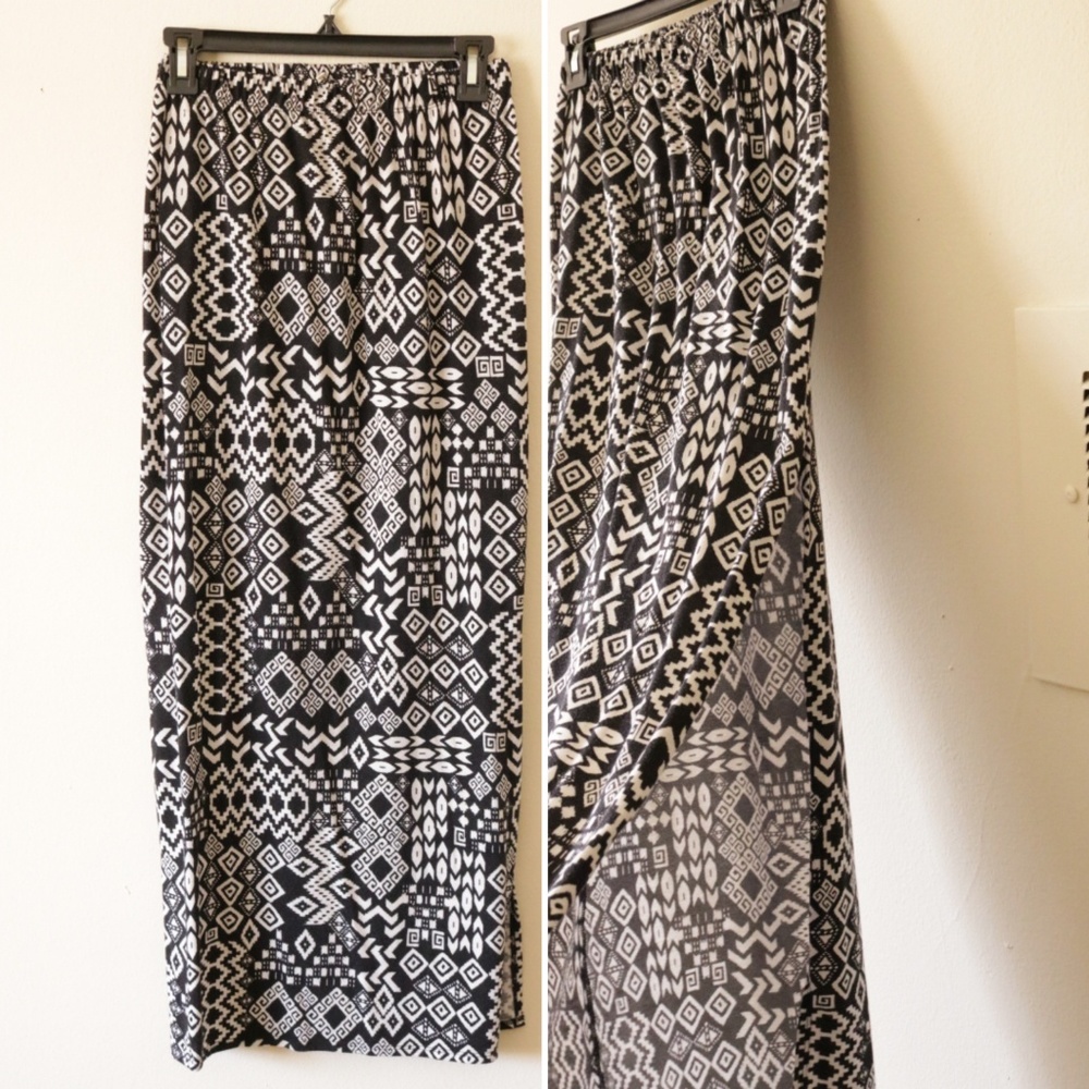 5 for 20  💕Derek Heart Maxi Skirt w/Slit